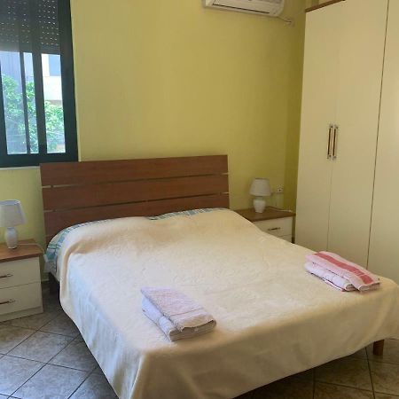 Friends House Bed and Breakfast Tirana Buitenkant foto