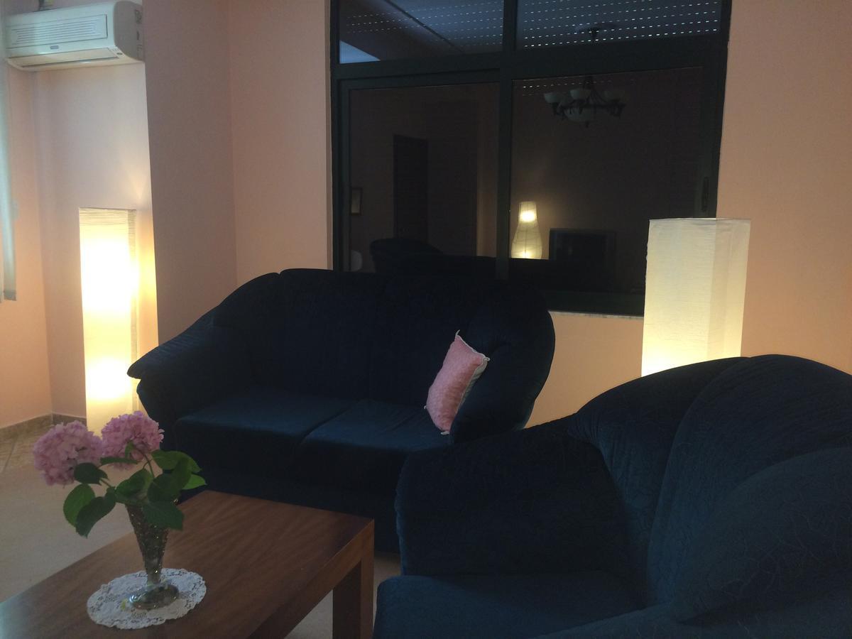 Friends House Bed and Breakfast Tirana Buitenkant foto