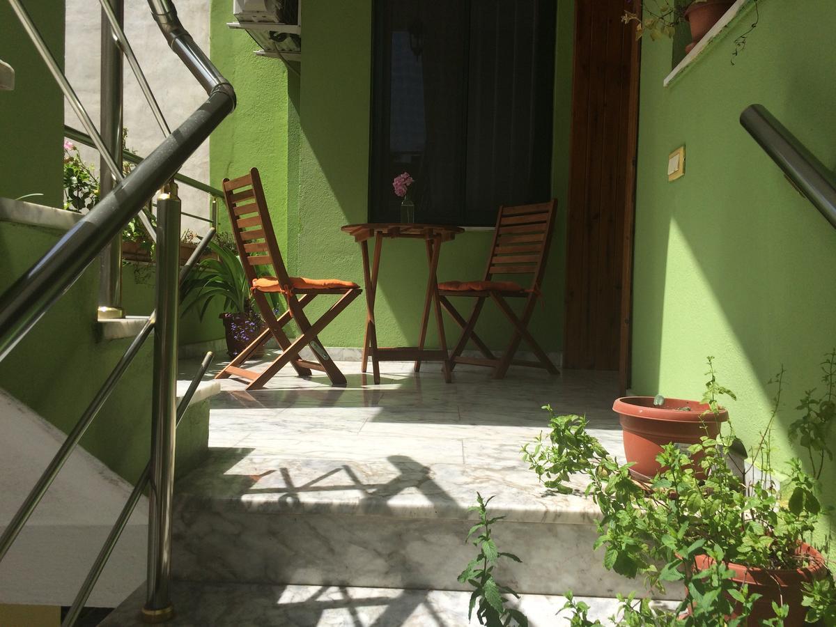 Friends House Bed and Breakfast Tirana Buitenkant foto