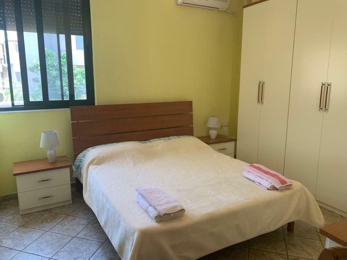Friends House Bed and Breakfast Tirana Buitenkant foto